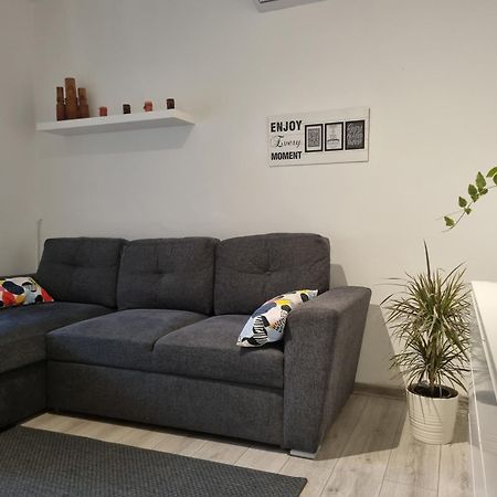 Apartments Dora Crikvenica Esterno foto