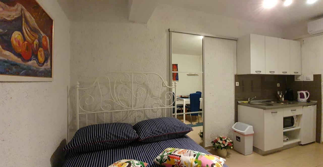 Apartments Dora Crikvenica Esterno foto