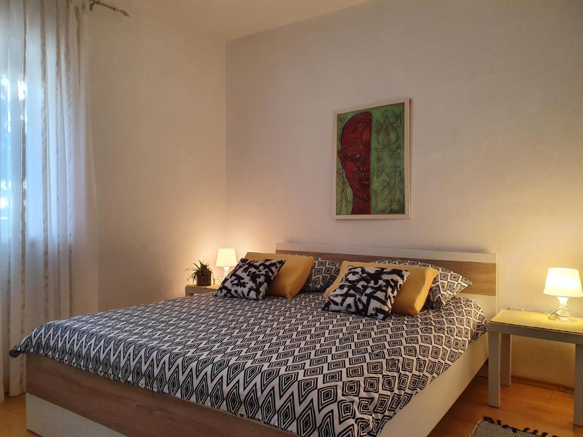 Apartments Dora Crikvenica Esterno foto