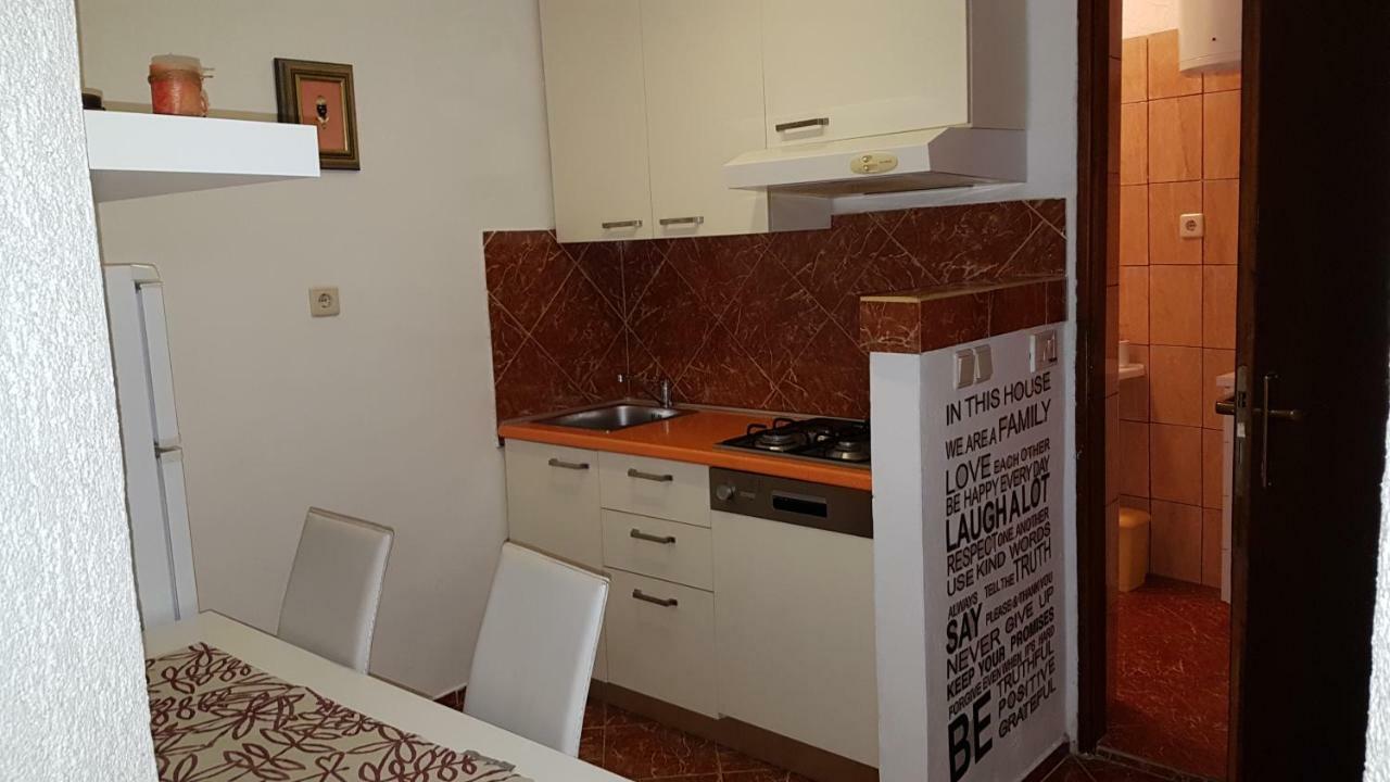 Apartments Dora Crikvenica Esterno foto